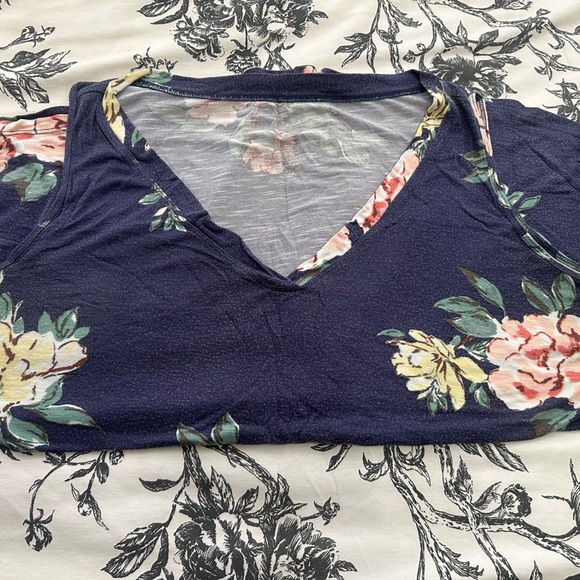 Maurice’s Flower Blouse - Picture 3 of 4